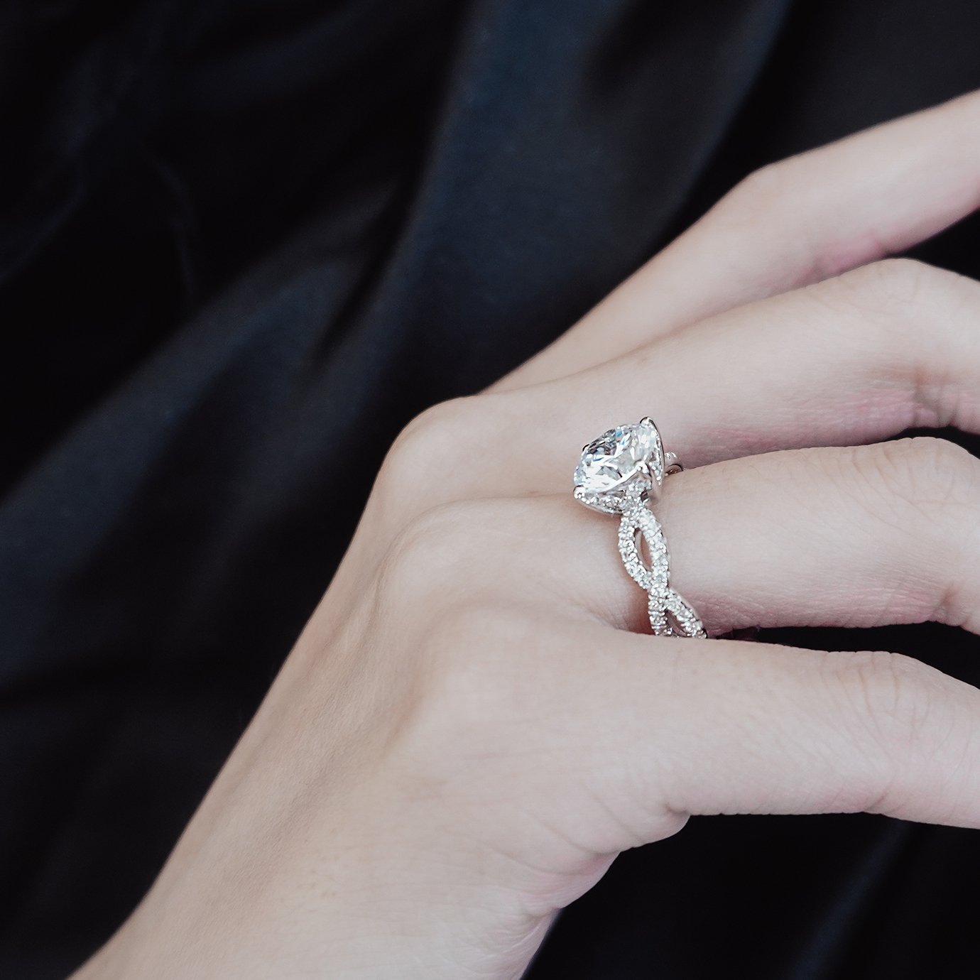 2.0 CT Round Criss - Cross Pave CVD F/VS2 Diamond Engagement Ring