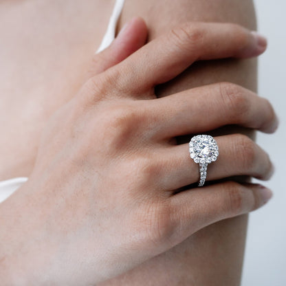 2.0 CT Round Halo CVD F/VS2 Diamond Engagement Ring