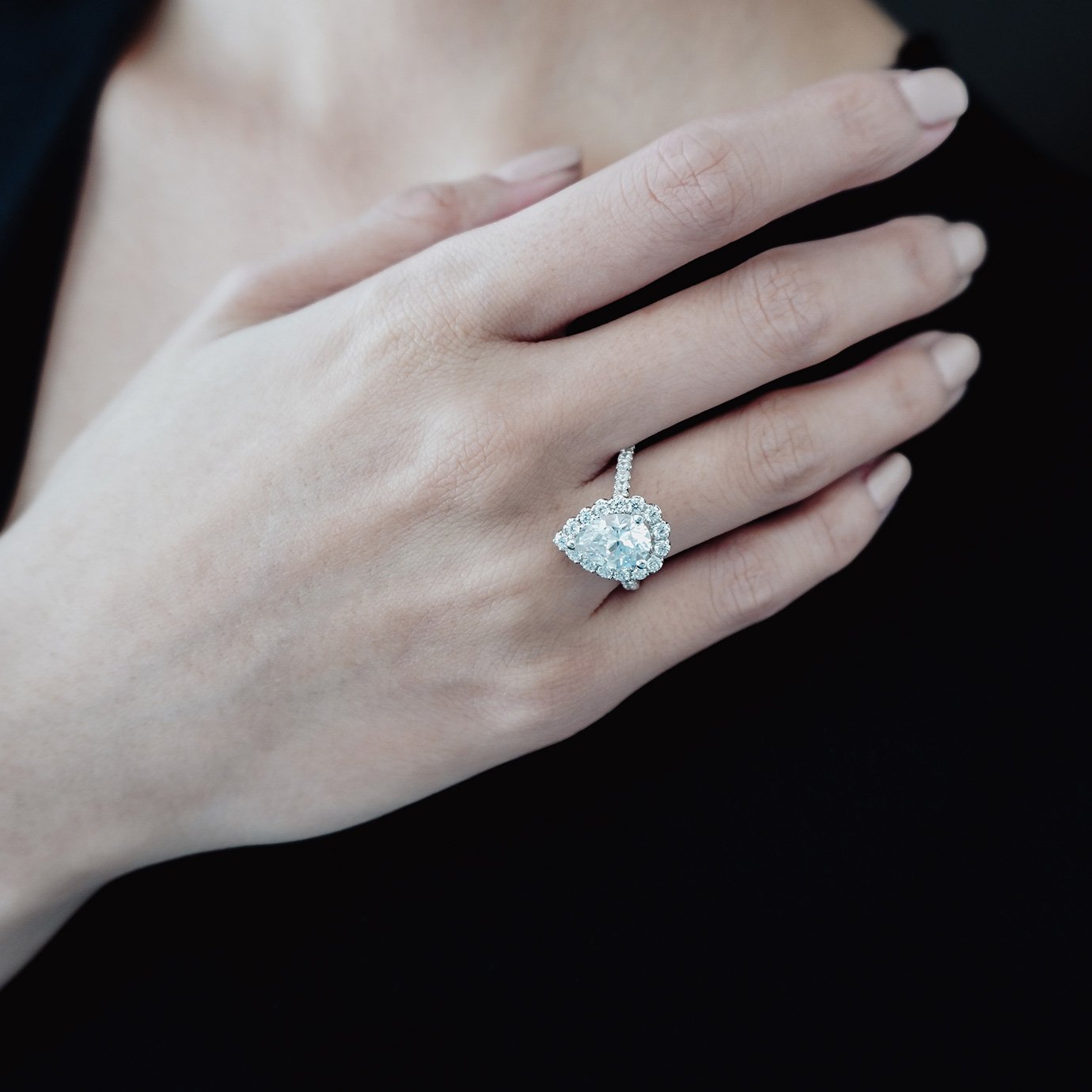 2.0 CT Pear Halo CVD F/VS2 Diamond Engagement Ring