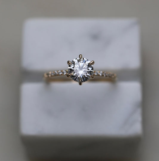 1.0 CT Round Solitaire CVD E/VS1 Diamond Engagement Ring